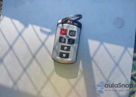 2016 Toyota Sienna Xle 8 Passenger z USA, uszkodzony, nr VIN 5TDYK3DC3GS764208